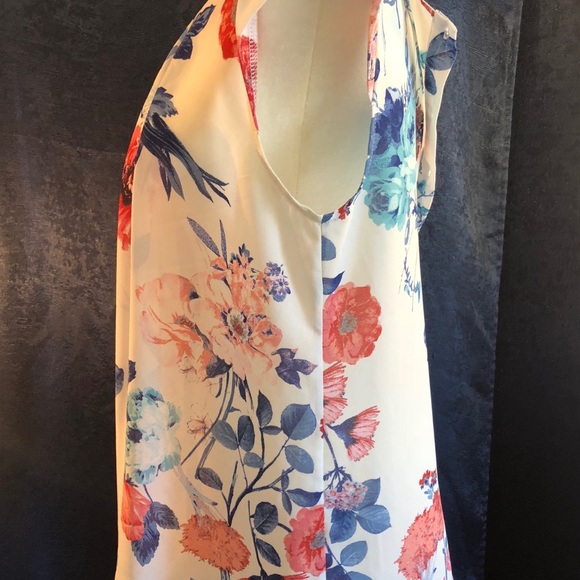 Flower blouse size large EUC - Picture 2 of 4